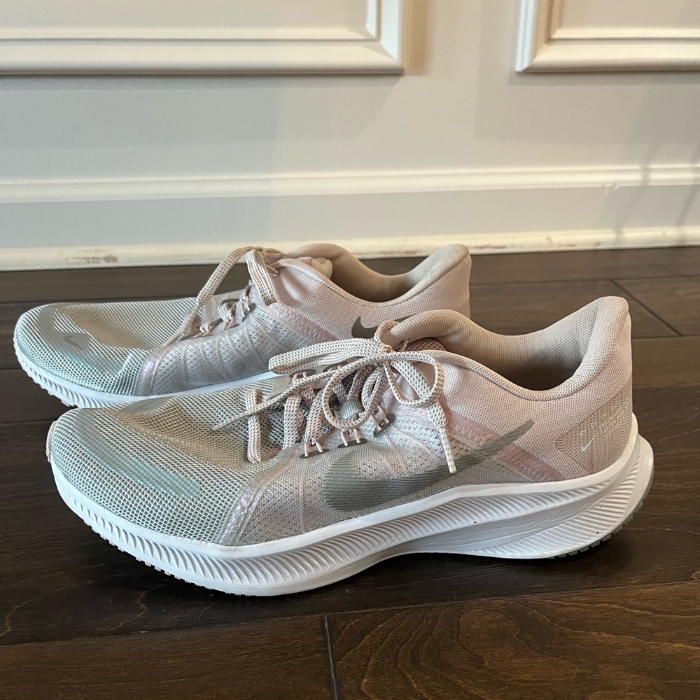 Nike Quest 4 Premium Womenβs Running Shoeβ sz 10.5 Barely Rose Athletic Sneakers
